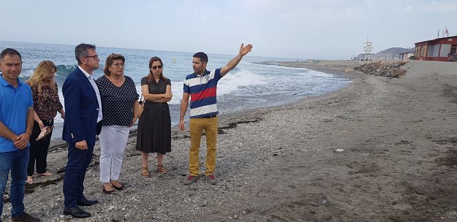 Gustavo Rodríguez visita las playas del litoral de Granada afectadas por  los últimos temporales