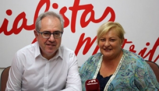 Francisco Ruiz y Susana Feixas en rueda de prensa (PSOE MOTRIL) Francisco Ruiz y Susana Feixas en rueda de prensa (PSOE MOTRIL)